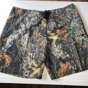 Vintage Real Tree Camo Board Shorts By‎ Hatchie. Size 38. H372 NWT.